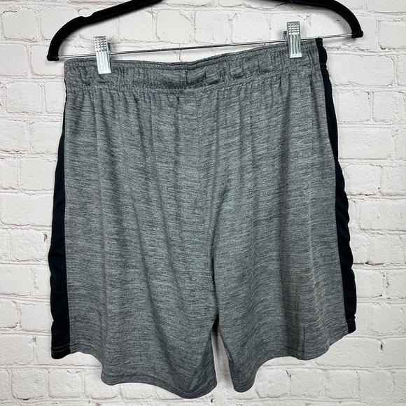 REEBOK Men's gray pull‎ on athletic gym shorts, sz M - Picture 4 of 4